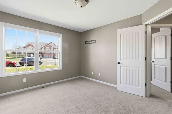 $429,900 | 11104 North Belleview Avenue, Kansas City, MO 64155