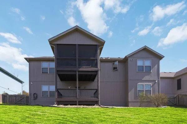 $429,900 | 11104 North Belleview Avenue, Kansas City, MO 64155