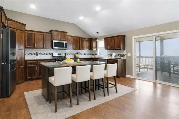 $429,900 | 11104 North Belleview Avenue, Kansas City, MO 64155