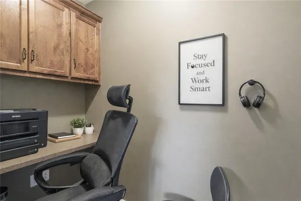 $429,900 | 11104 North Belleview Avenue, Kansas City, MO 64155