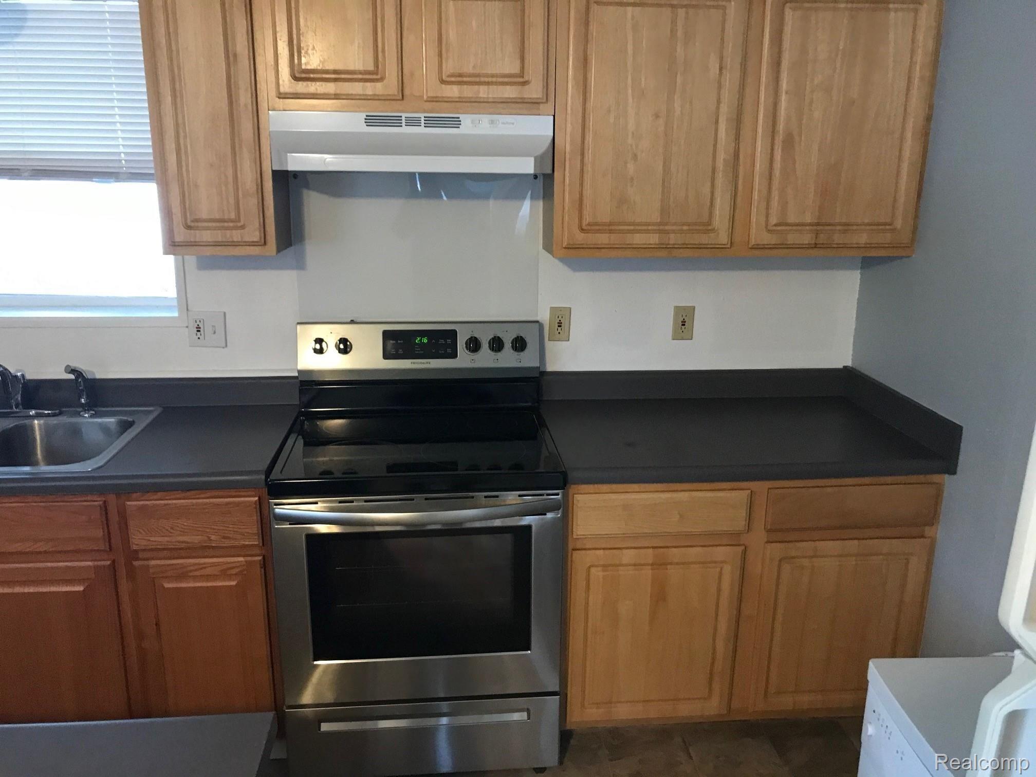 1648 Haslett Road East Lansing, MI 48823 - Photo 23 of 25 p03.jpg