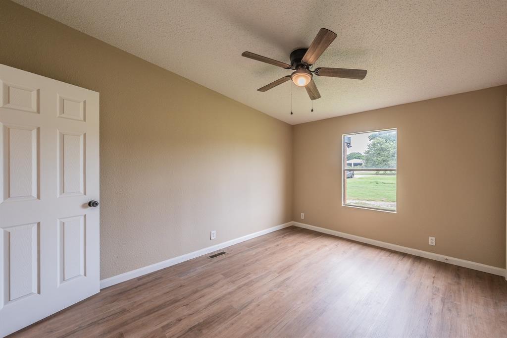 153 Clay Court Springtown, TX 76082 - Photo 28 of 38
