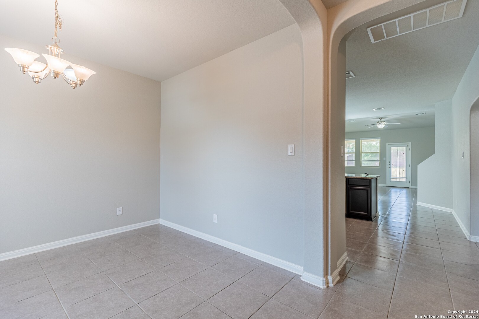 8527 Rolling Tree Converse, TX 78109 - Photo 5 of 40 a view of a livingroom with a chandelier