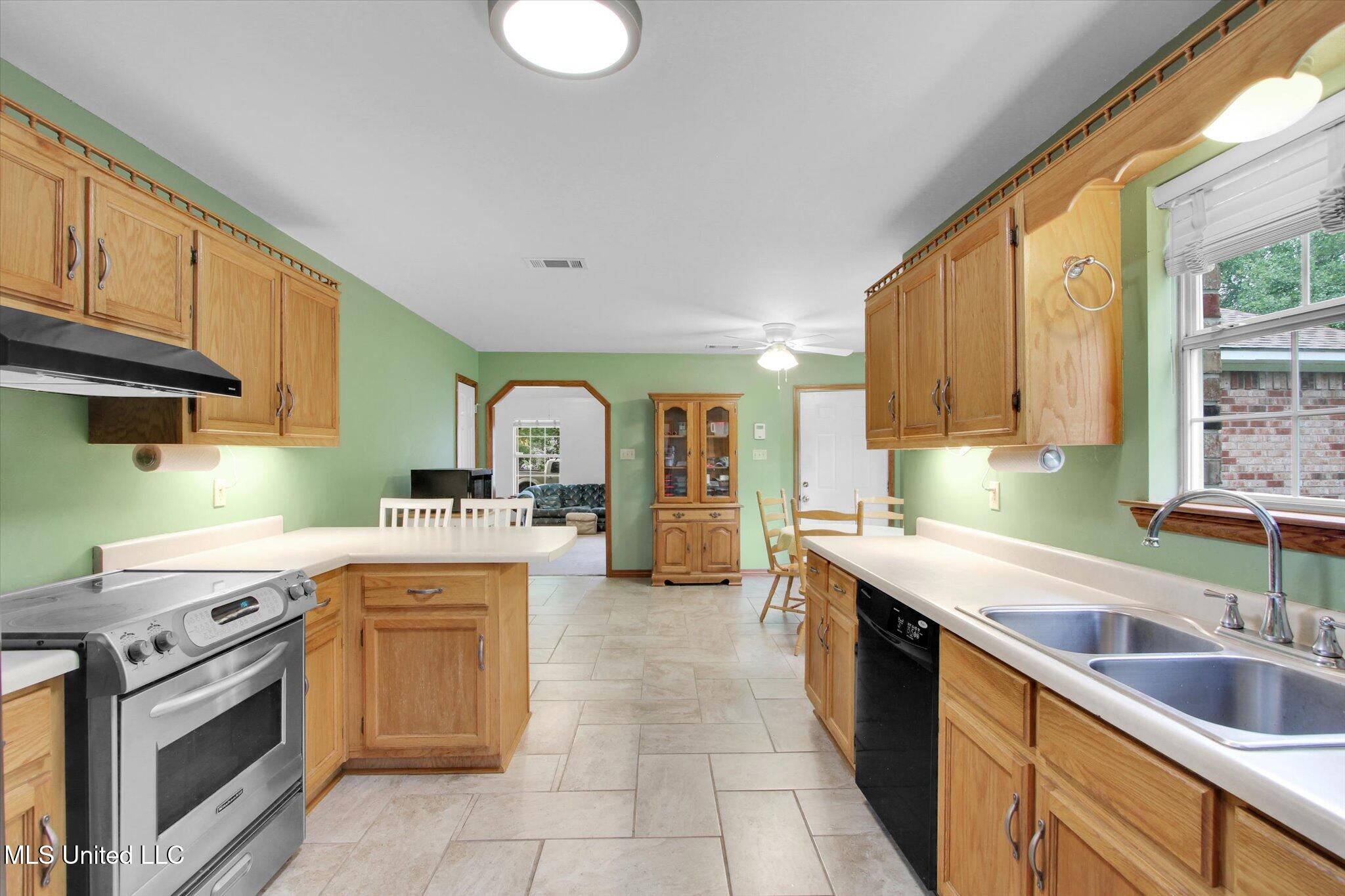 8809 Old Walnut Road Ocean Springs, MS 39564 - Photo 13 of 30 Back view of Kitchen