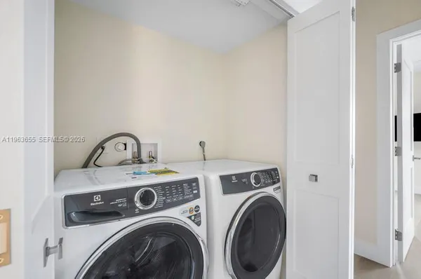 a house view with a outdoor space