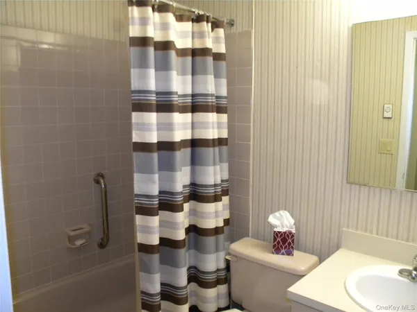 $499,000 | 4 Revere Drive, Sayville, NY 11782