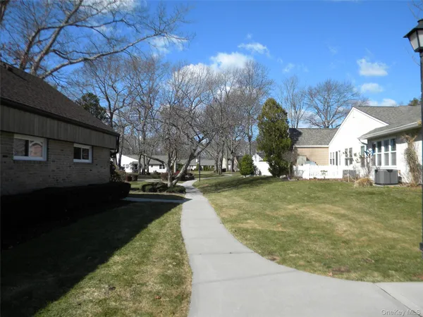 $499,000 | 4 Revere Drive, Sayville, NY 11782