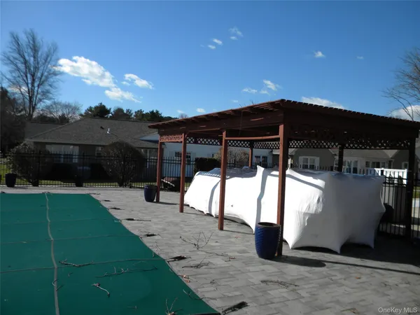 $499,000 | 4 Revere Drive, Sayville, NY 11782