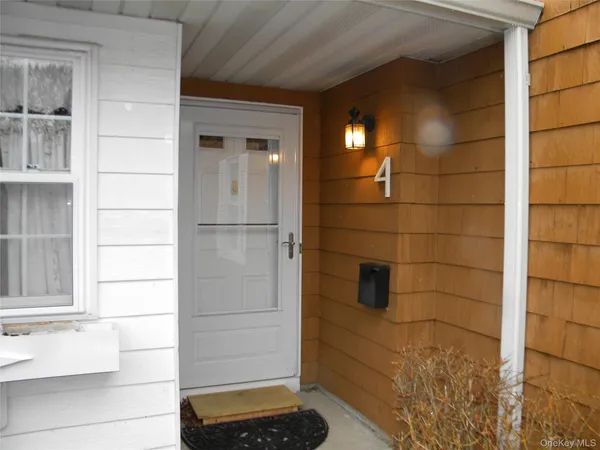 $499,000 | 4 Revere Drive, Sayville, NY 11782