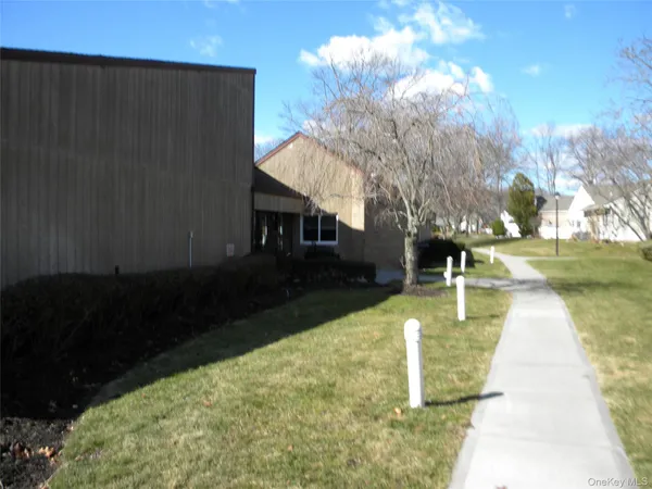 $499,000 | 4 Revere Drive, Sayville, NY 11782