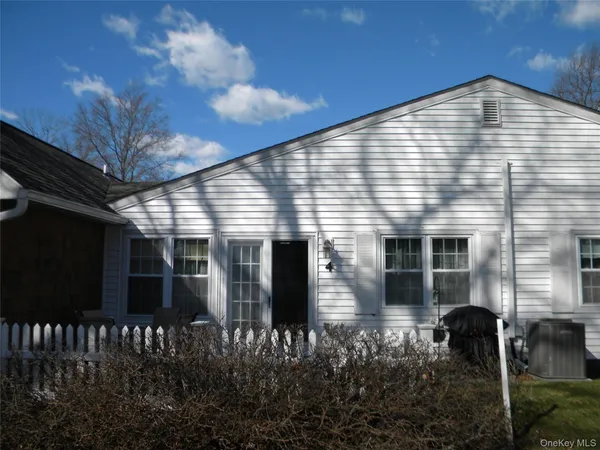 $499,000 | 4 Revere Drive, Sayville, NY 11782