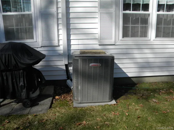 $499,000 | 4 Revere Drive, Sayville, NY 11782