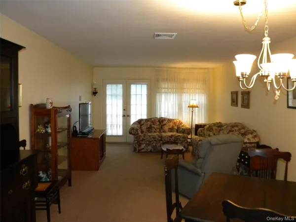 $499,000 | 4 Revere Drive, Sayville, NY 11782