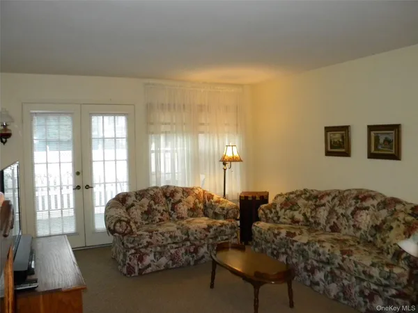 $499,000 | 4 Revere Drive, Sayville, NY 11782