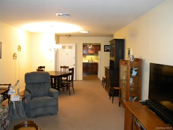 $499,000 | 4 Revere Drive, Sayville, NY 11782