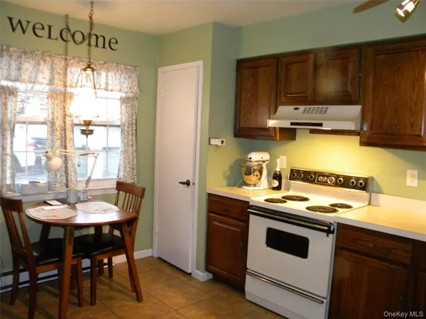 $499,000 | 4 Revere Drive, Sayville, NY 11782