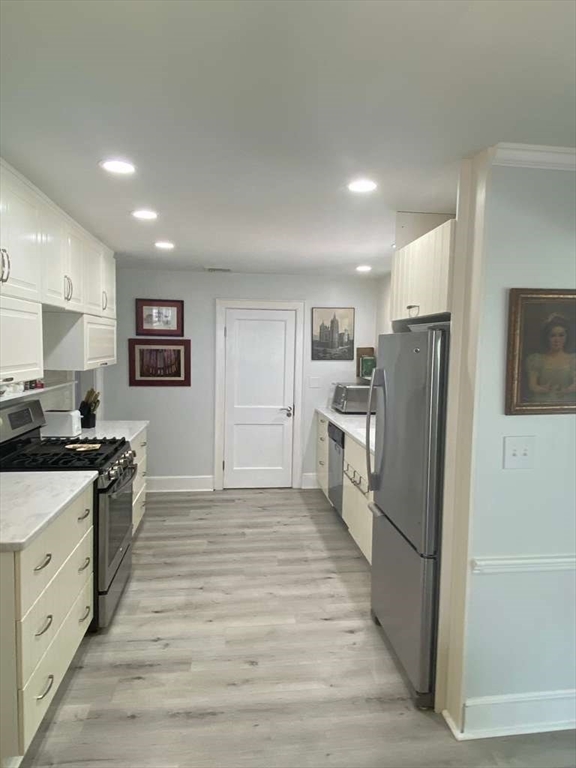 41 Bronx Road Boston, MA 02132 - Photo 8 of 28