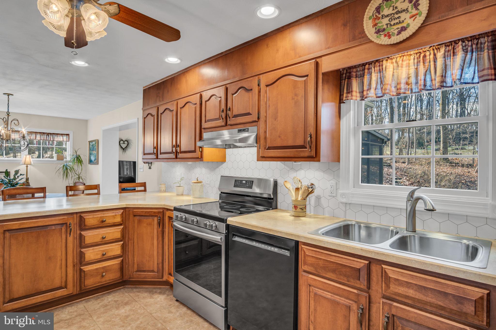 145 Maple Hill Drive Etters, PA 17319 - Photo 11 of 49