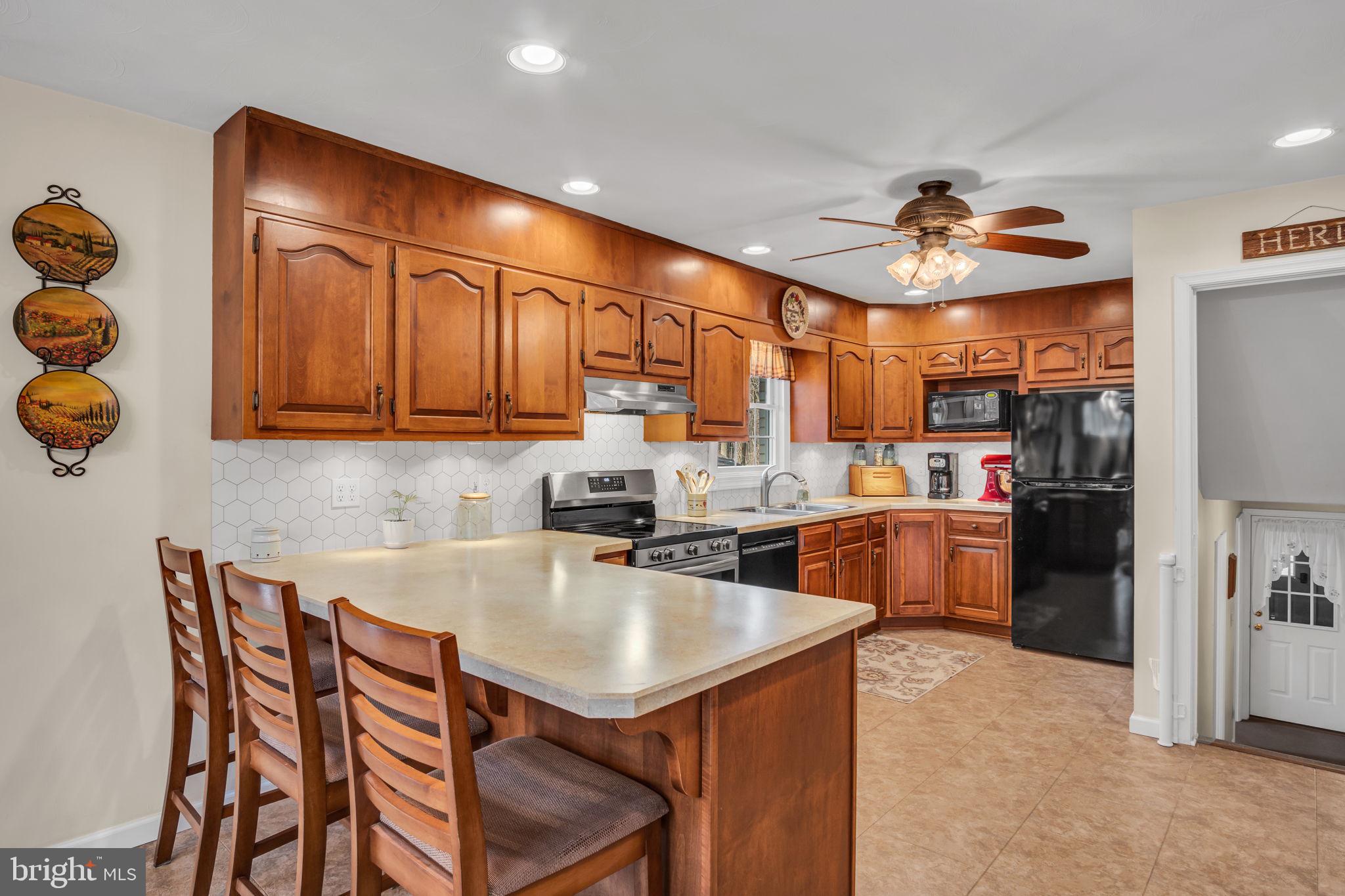 145 Maple Hill Drive Etters, PA 17319 - Photo 10 of 49