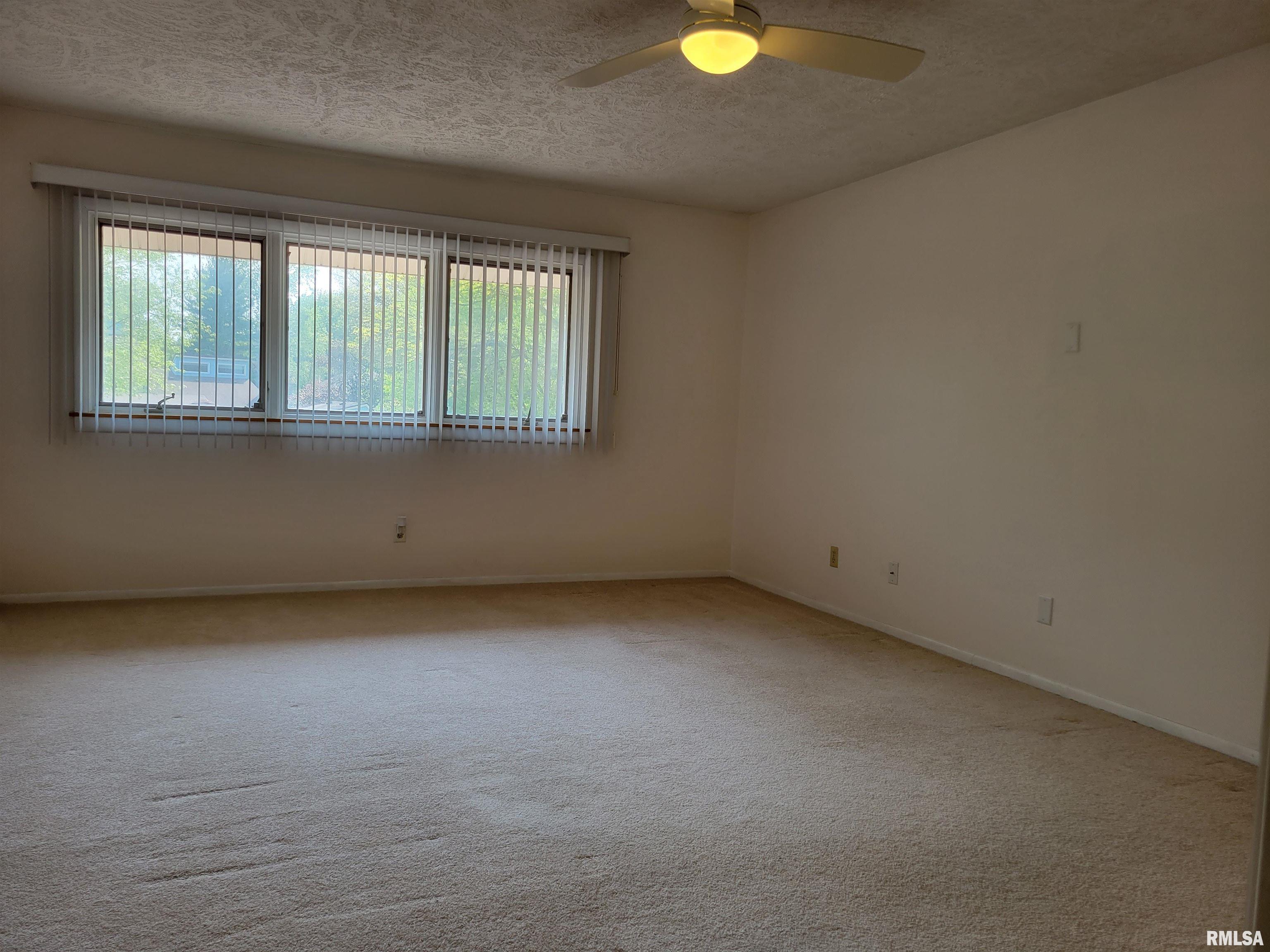 35 Country Place, Unit 35 Springfield, IL 62703 - Photo 23 of 26