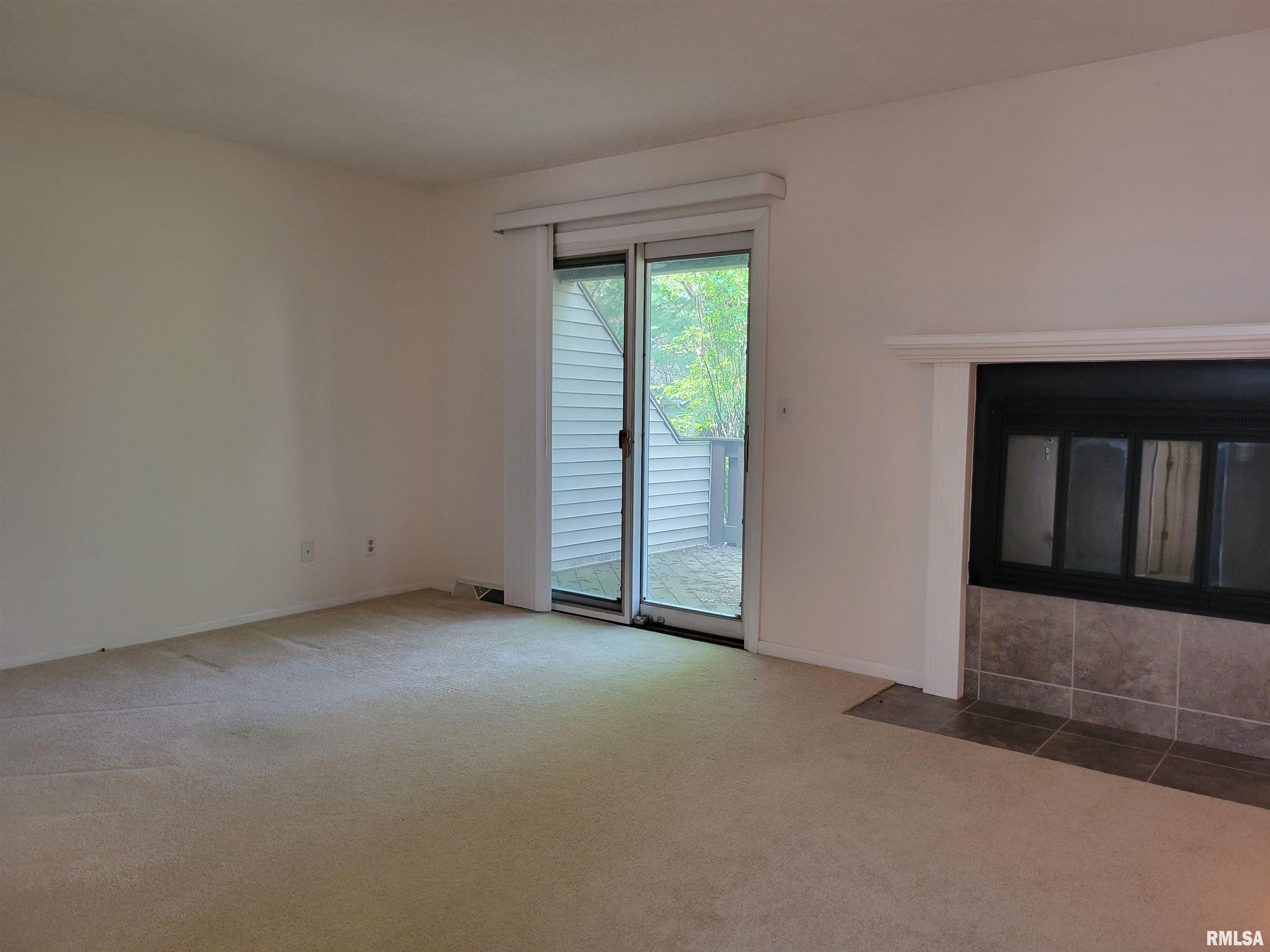 35 Country Place, Unit 35 Springfield, IL 62703 - Photo 9 of 26