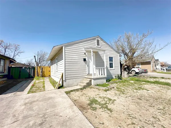 $1,200 | 2125 Grayson Avenue, Fort Worth, TX 76106