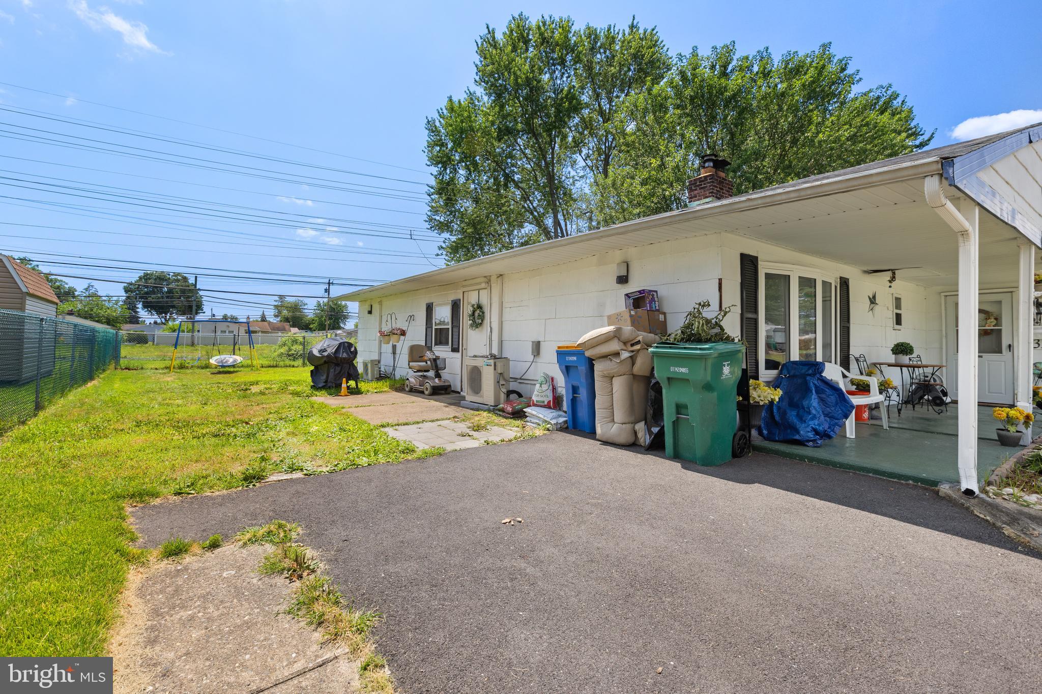 32 Gun Road Levittown, PA 19057 - Photo 4 of 19