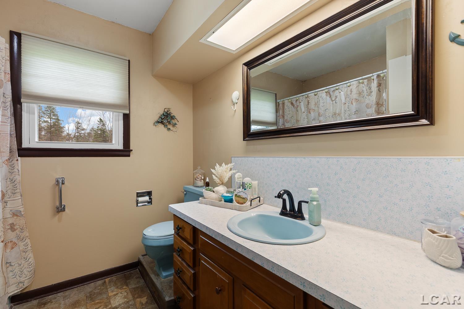 2798 East Munger Road Tecumseh, MI 49286 - Photo 12 of 18 50203218-d946f0b9-7bcf-42a2-804c-11fec39512c8.JPG