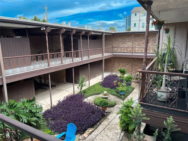 $360,000 | 2516 Commonwealth Street, Unit 102, Houston, TX 77006
