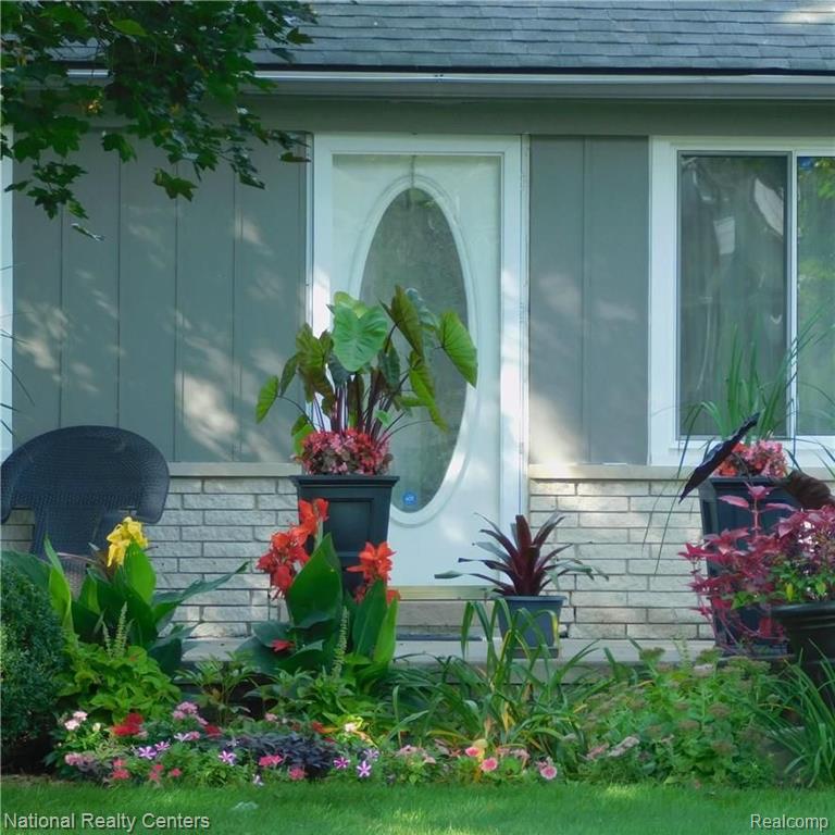 24025 Middlebelt Road Farmington Hills, MI 48336 - Photo 4 of 35