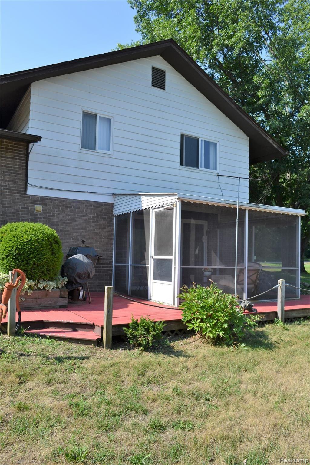 10901 Culver Road Brighton, MI 48114 - Photo 46 of 57 DSC_0421.JPG