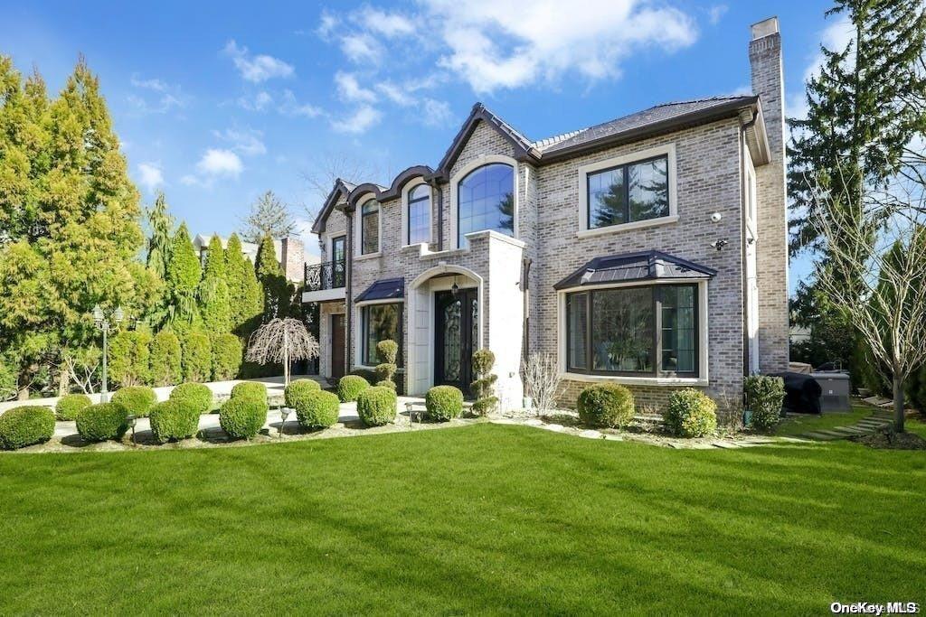 88 Knickerbocker Road Manhasset, NY 11030 - Photo 1 of 1