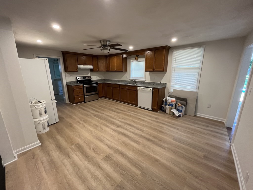 16 Main Street Sutton, MA 01590 - Photo 7 of 33