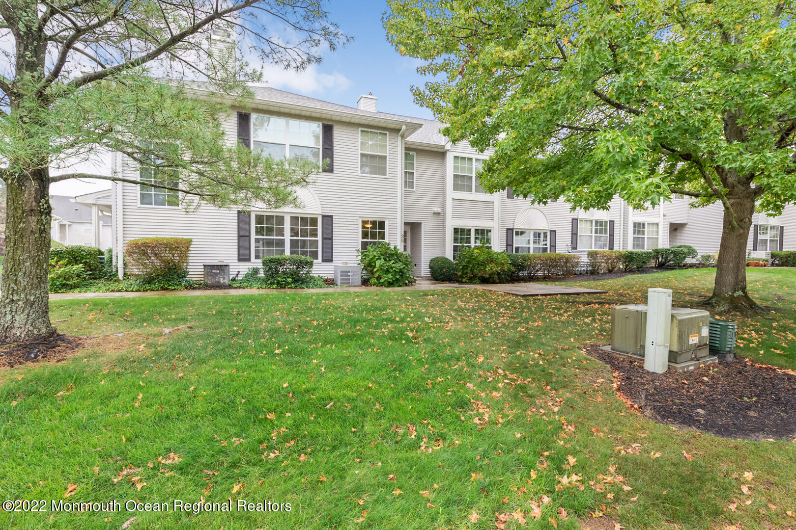 35 Racquet Road Wall, NJ 07719 - Photo 4 of 25 Exterior pic 4