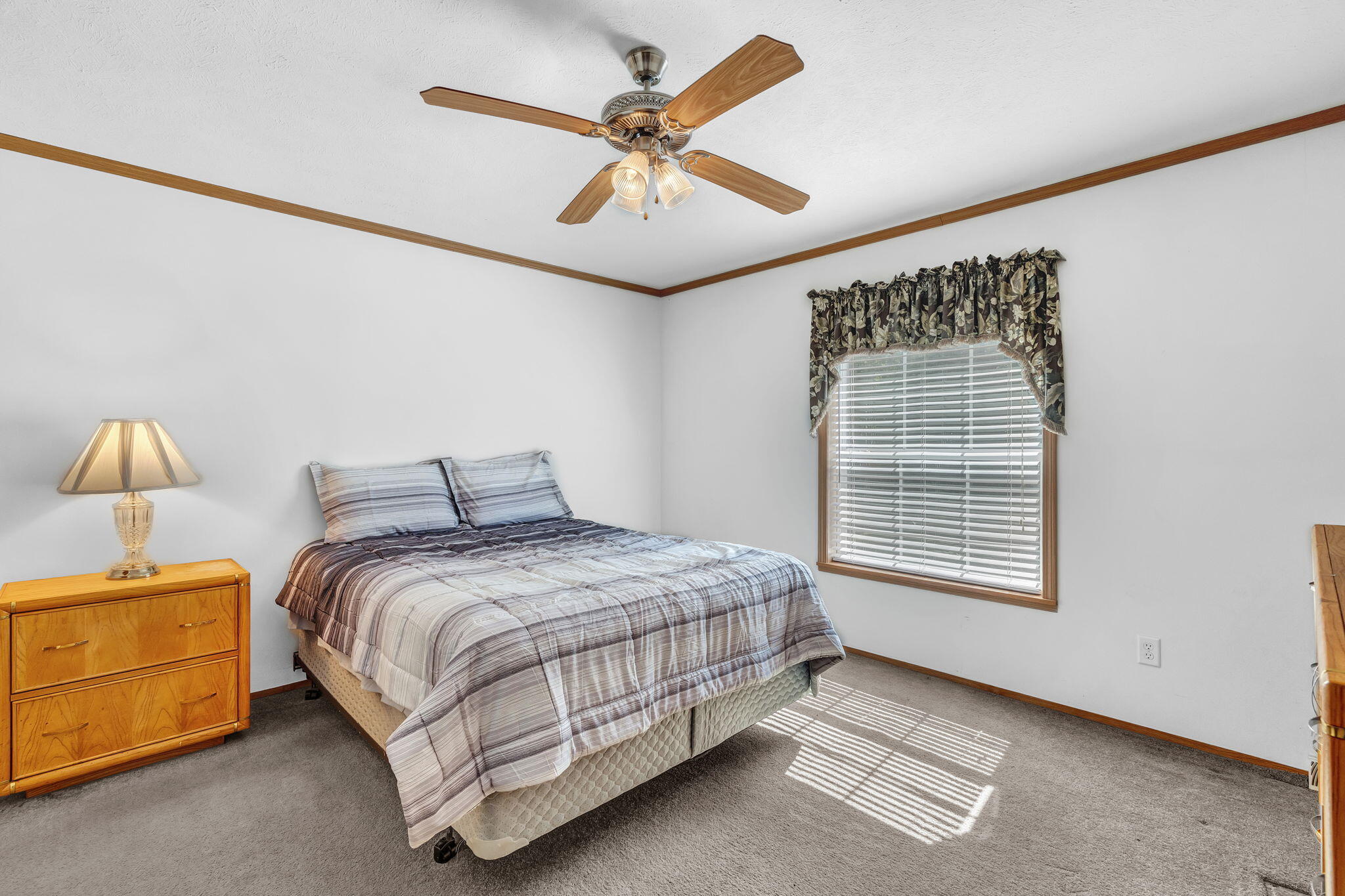 2392 Hudson Road Hudson, ME 04449 - Photo 16 of 77