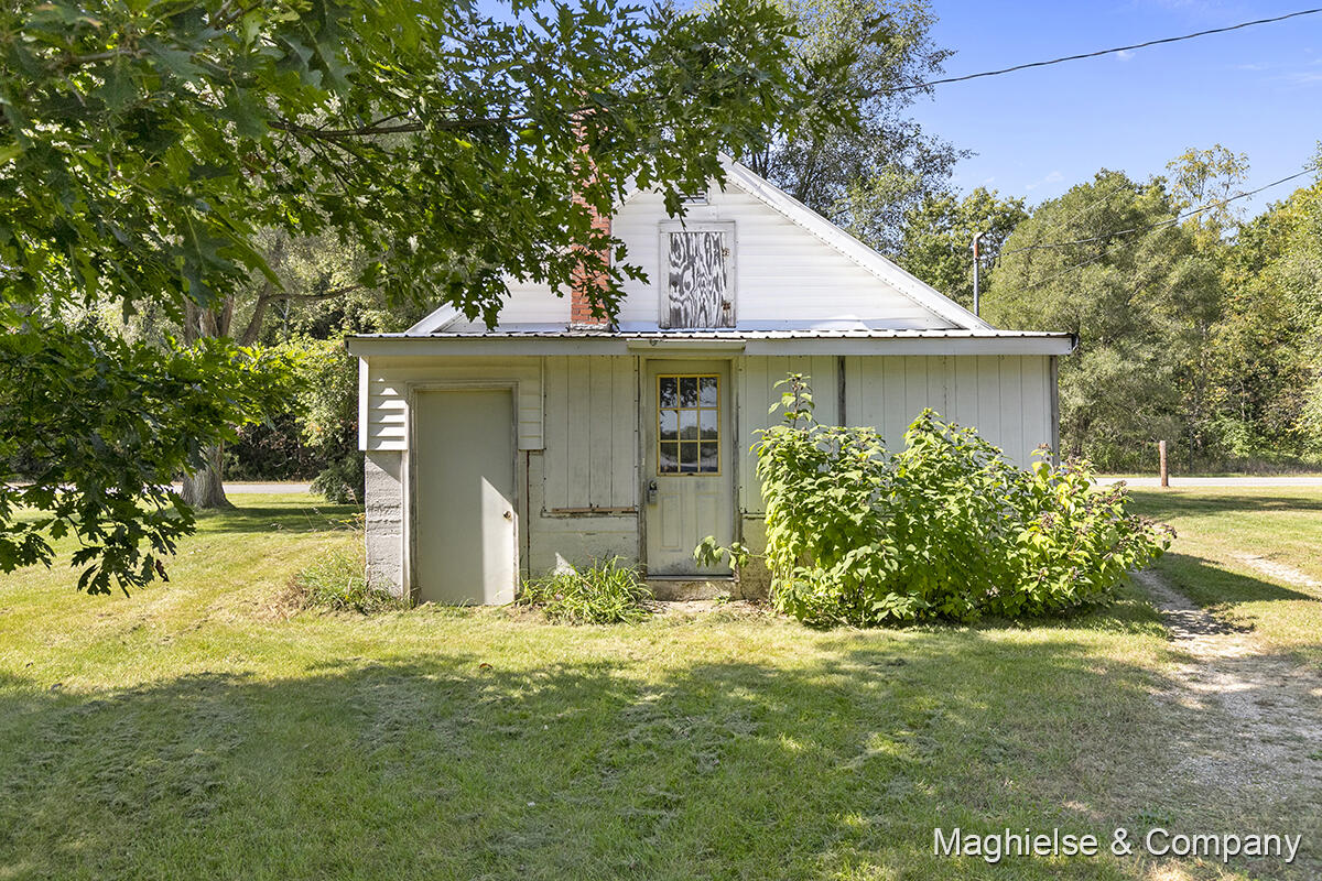5485 Johnson Road Greenville, MI 48838 - Photo 15 of 20 IMG_1013
