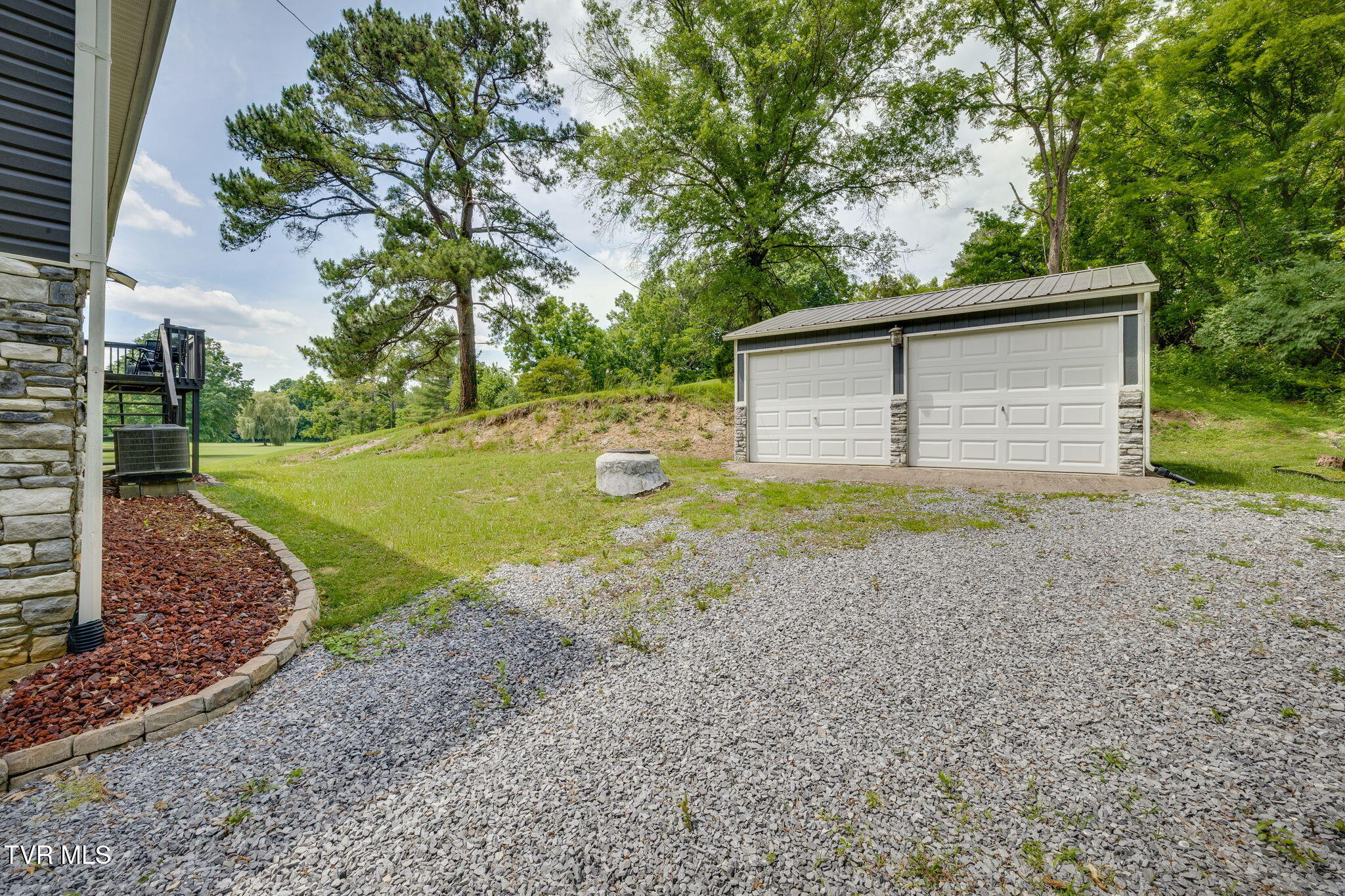 2100 Longreen Road Kingsport, TN 37660 - Photo 37 of 47 036