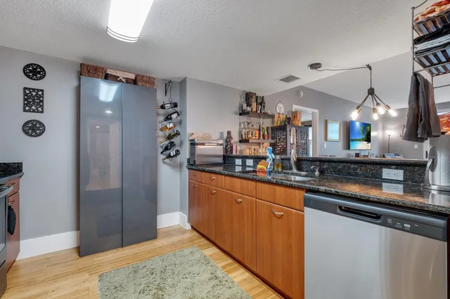 $345,000 | 300 South Duval Street, Unit 508, Tallahassee, FL 32301