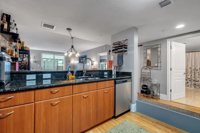 $345,000 | 300 South Duval Street, Unit 508, Tallahassee, FL 32301