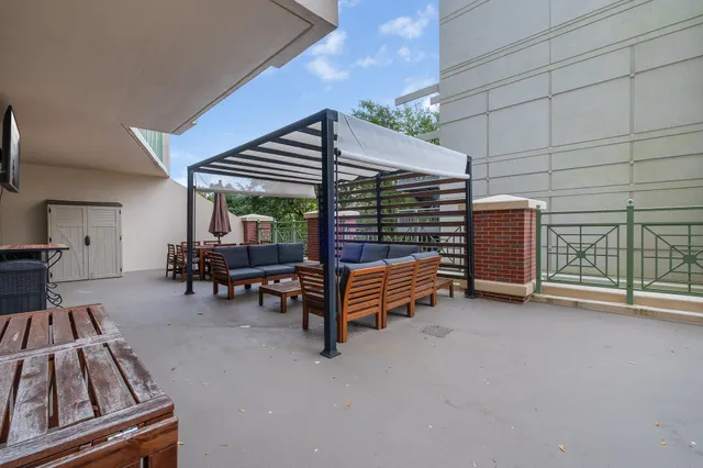 $345,000 | 300 South Duval Street, Unit 508, Tallahassee, FL 32301