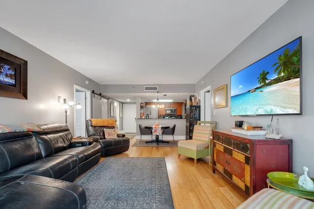 $345,000 | 300 South Duval Street, Unit 508, Tallahassee, FL 32301