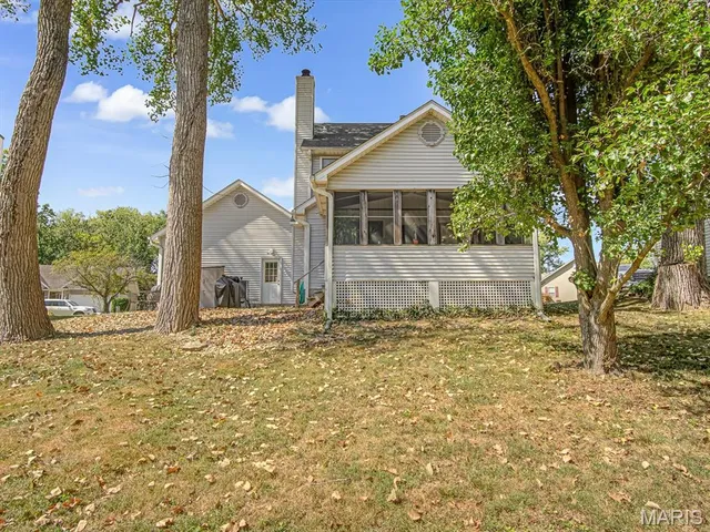 $250,000 | 208 Loretta Lane, Godfrey, IL 62035