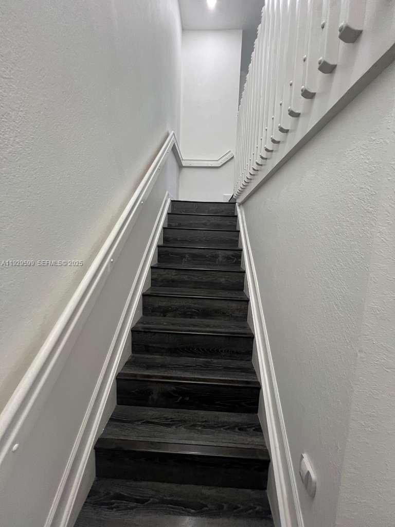 3399 West 90th Terrace Hialeah, FL 33018 - Photo 23 of 59 a view of entryway