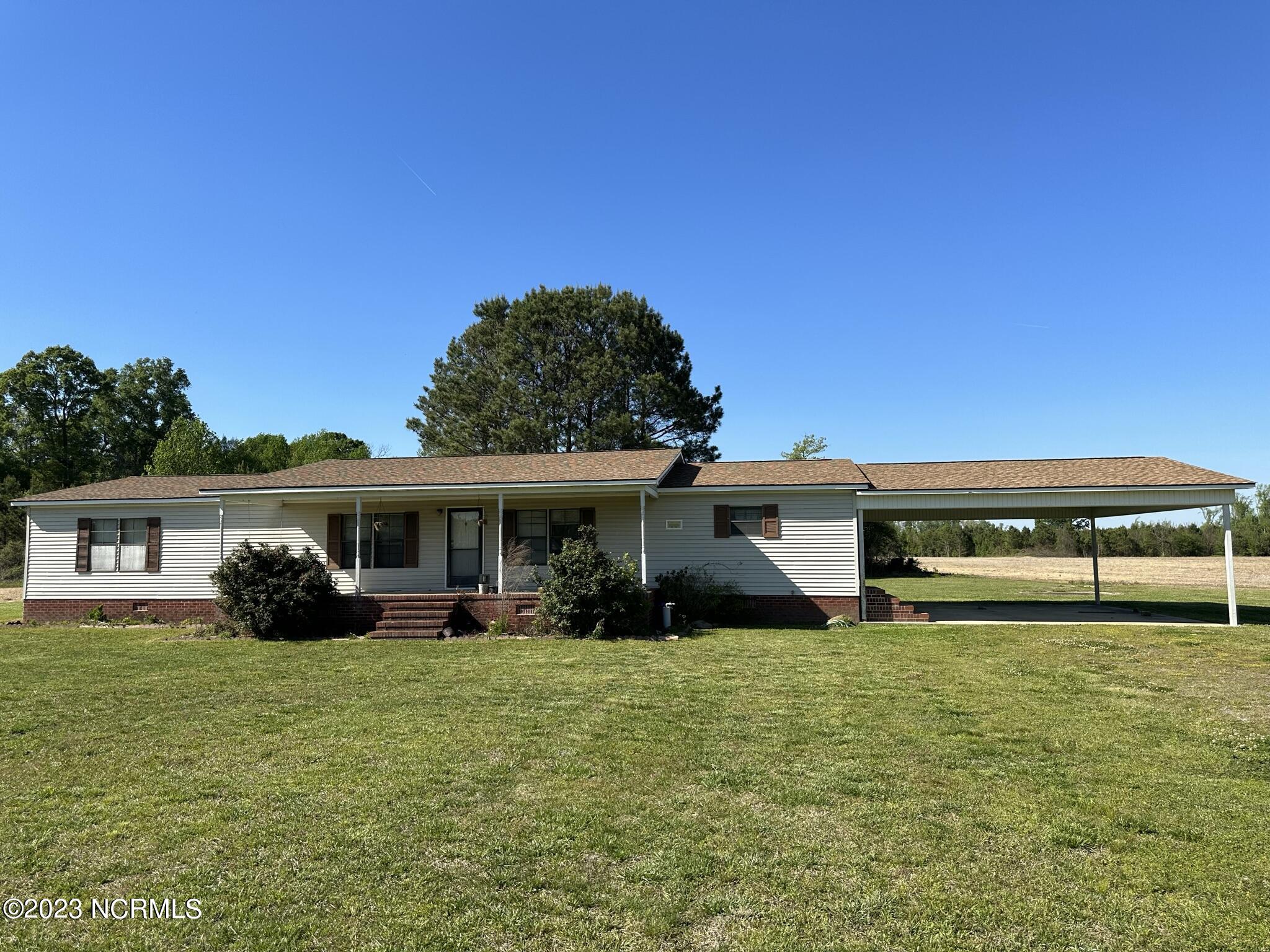839 Lindell Road Stantonsburg, NC 27883 - Photo 3 of 35 IMG_2789