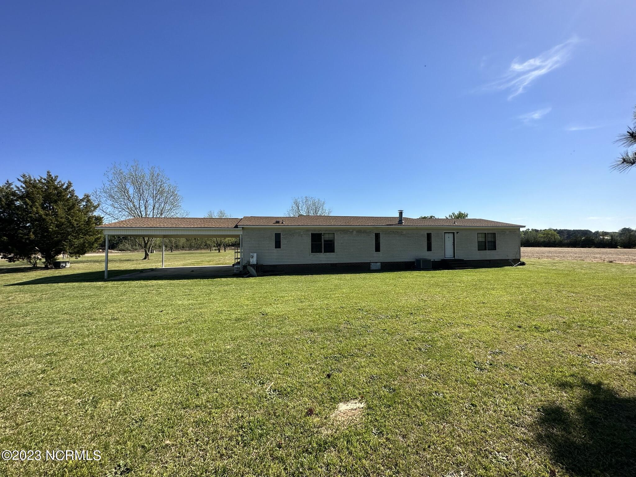 839 Lindell Road Stantonsburg, NC 27883 - Photo 6 of 35 IMG_2793