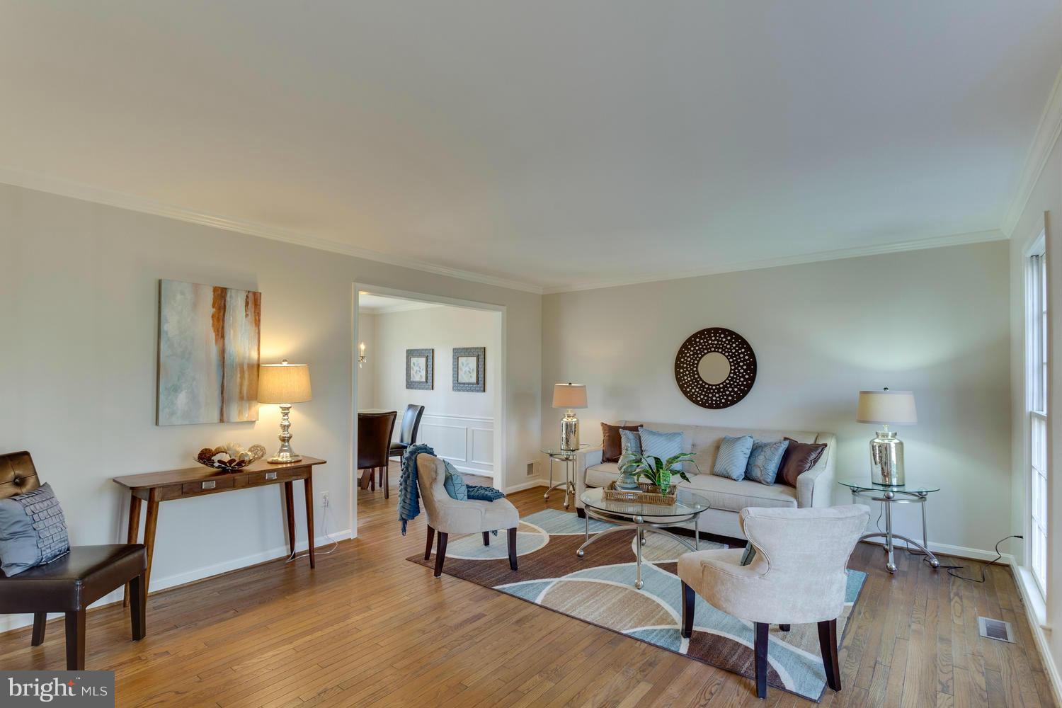 7048 Arbor Lane McLean, VA 22101 - Photo 4 of 30 Living Room