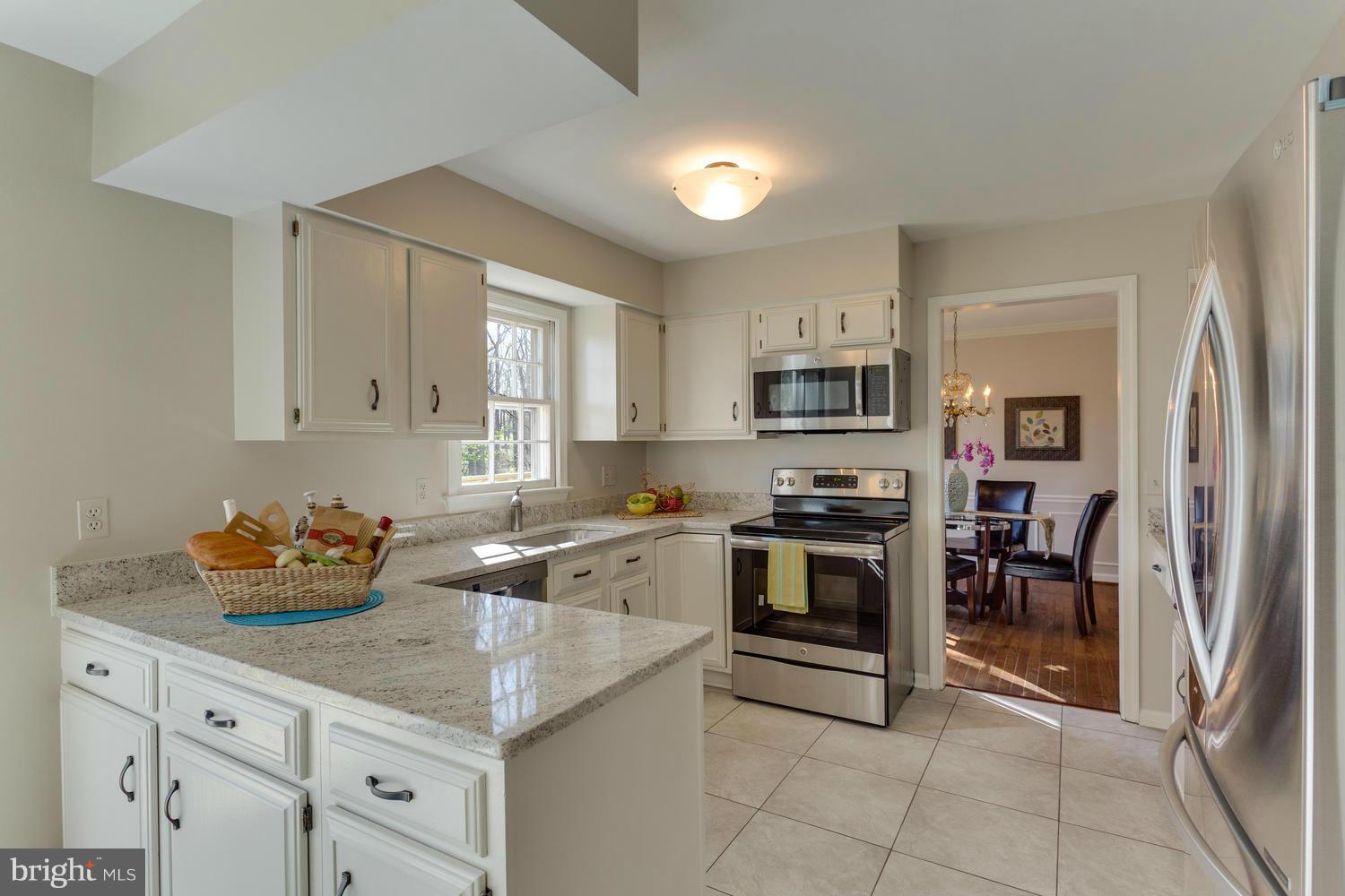 7048 Arbor Lane McLean, VA 22101 - Photo 9 of 30 Kitchen