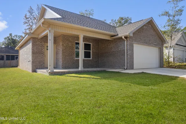 $315,500 | 9932 Kahana Street, Diamondhead, MS 39525