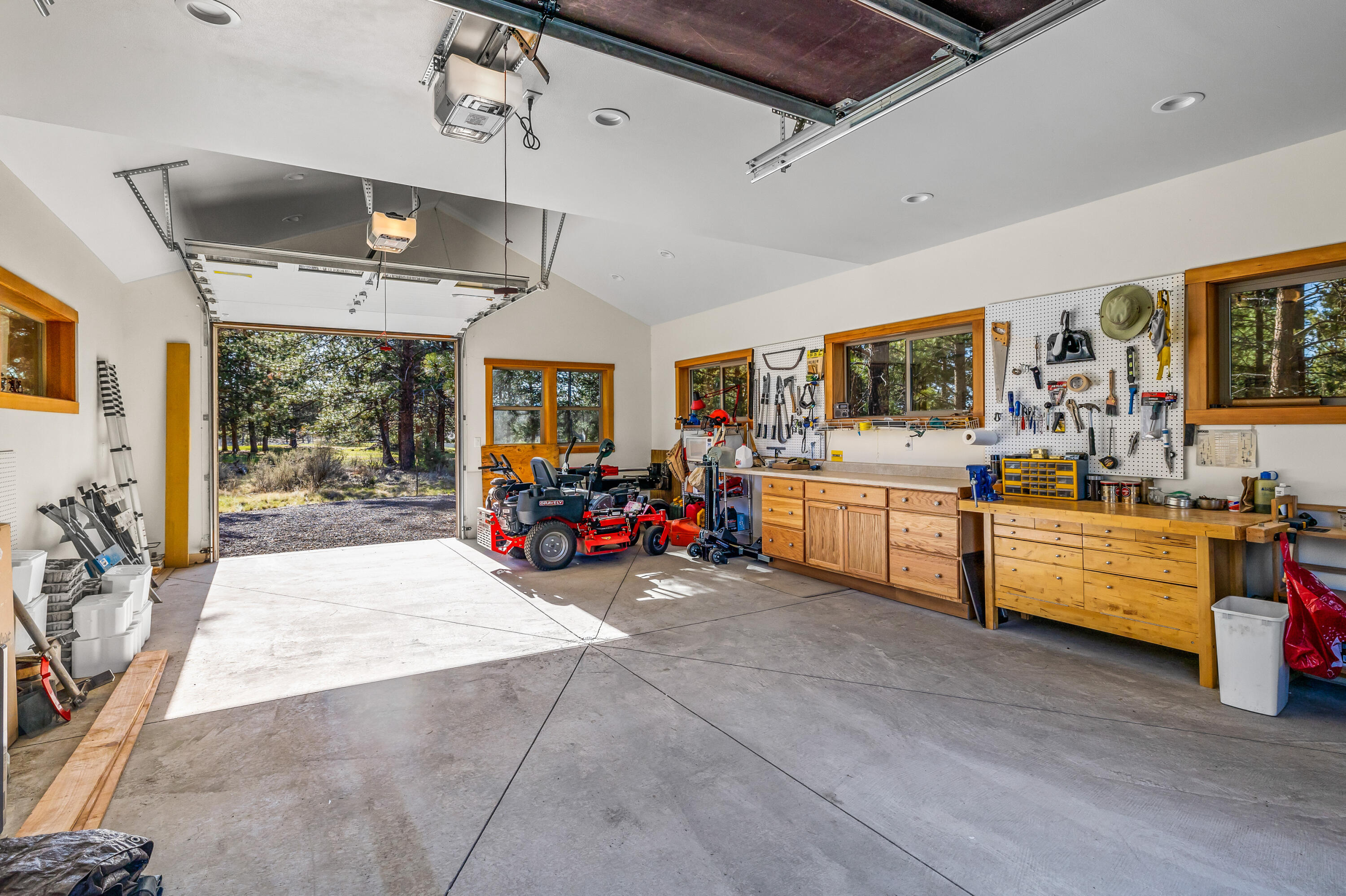 21333 Back Alley Road Bend, OR 97702 - Photo 42 of 57 ba38