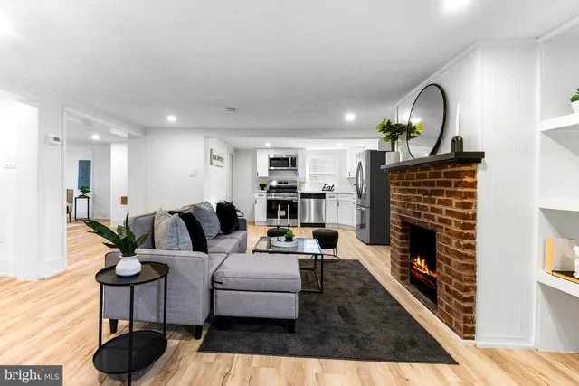 $2,200 | 3268 Main Street, Manchester, MD 21102